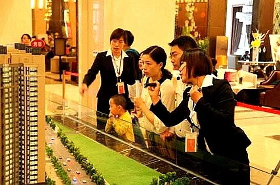 做了6年房产销售，转行新媒体还来得及吗？